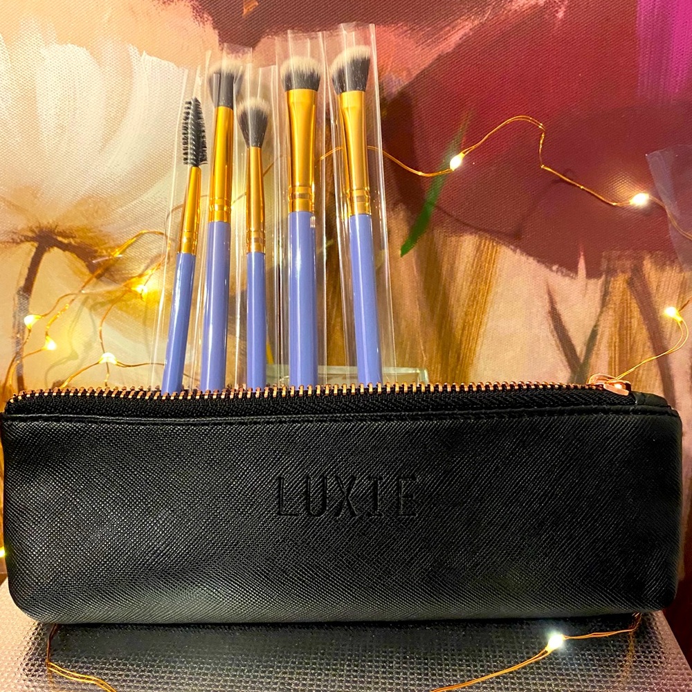 Luxie makeup brushes + bag